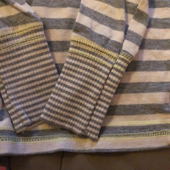 2T lot:shirt and dress with pockets - Picture 5 of 5